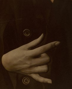 ジョージア・オキーフ - 手、1918年。