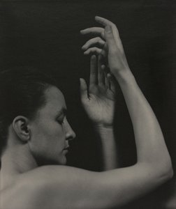 ジョージア・オキーフ、191920年。 作： Alfred Stieglitz