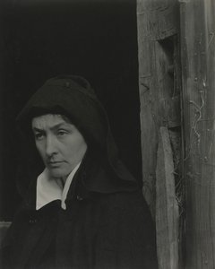 ジョージア・オキーフ、1922年。 作： Alfred Stieglitz