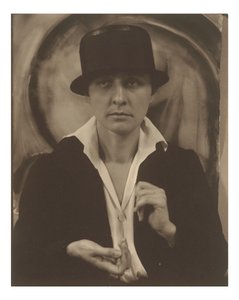 作： Alfred Stieglitz