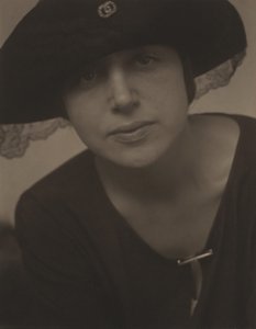  作： Alfred Stieglitz