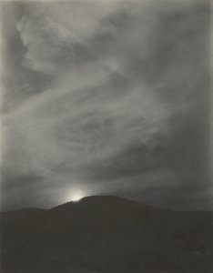 ジョージ湖、c。 1922年。 作： Alfred Stieglitz