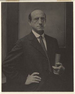  作： Alfred Stieglitz