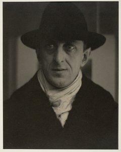マースデン・ハートリー、1916年。 作： Alfred Stieglitz