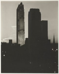 シェルトンから見たニューヨーク 作： Alfred Stieglitz