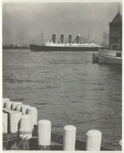 Outward Bound、The Mauretania、1910 年、印刷 191832。 作： Alfred Stieglitz