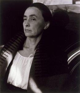 ジョージア・オキーフの肖像 (1887-1986) 1933 (ゼラチン・シルバー写真) 作： Alfred Stieglitz