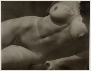 レベッカ・サルズベリー・ストランド 作： Alfred Stieglitz