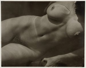 レベッカ・サルズベリー・ストランド、1922年。