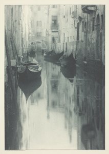 リフレクション-ベニス 作： Alfred Stieglitz