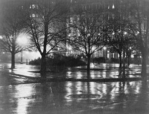 反射、夜、ニューヨーク、1898年頃（グラビア） 作： Alfred Stieglitz