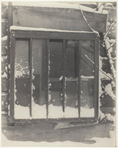 窓：木、ガラス、雪 作： Alfred Stieglitz