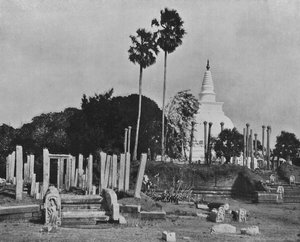 アヌラーダプラの廃墟の都市。 Thuparama Dagoba、c1890、1910 作： Alfred William Amandus Plate