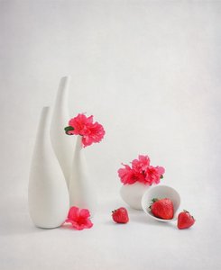  作： 