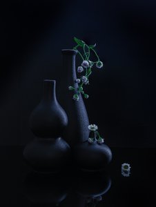  作： 