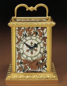 ナポレオン3世の4ピースのデスクセットからのキャリッジクロック、DuvinageとHarinckoukによる寄木細工、1877年頃（オルモルに取り付けられた象牙とフルーツウッド）（476432と476441） 作： Alphonse Gustave Giroux