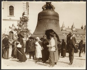 [絵画『ロシアにおける農奴制の廃止』（1914年）に使用されたロシア研修旅行の写真（『スラヴの叙事詩』（モスクワ）より）。 作： Alphonse Maria Mucha