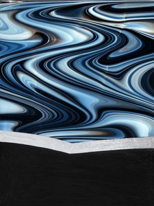 渦巻く青い地平線 作： 