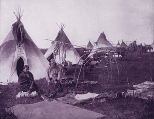 スー族インディアンの野営地（ダコタ州）（モノクロ写真 作： American Photographer (after)