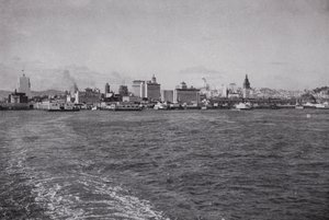 カリフォルニアサザンパシフィックフェリーから見たサンフランシスコのスカイライン（モノクロ写真 作： American Photographer (after)