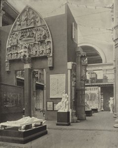 ノートルダム大聖堂の有名な彫刻（モノクロ写真 作： American Photographer (after)