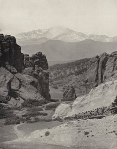 神々の庭園からのパイクピーク（モノクロ写真 作： American Photographer (after)