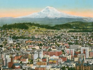 オレゴン州ポートランド、フッド山を望む（写真 作： American Photographer (after)
