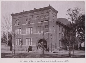 サバンナシアター（1813年建立、1895年改築）（モノクロ写真