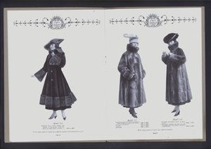 ファーファッション・シアター」の見開き2ページ（モノクロ写真 作： American Photographer (after)