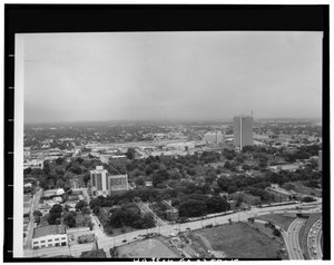 北西方向からの航空写真、Techwood Homes (Public Housing), Bounded by North Avenue, Parker Street, William Street & Lovejoy Street, Atlanta, Fulton County, GA 作： American Photographer