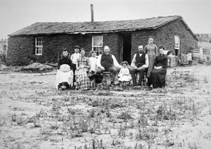 アメリカの開拓者の家族、1888年頃（モノクロ写真