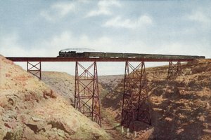 キャニオンディアブロ、アリゾナ州（カラー写真） 作： American Photographer