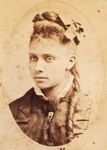 若いアフリカ系アメリカ人女性のカルテドビジット、1880年頃 作： American Photographer