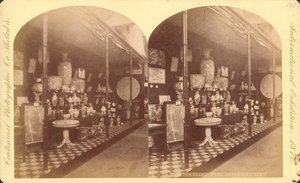 百年記念国際博覧会 日本宮廷花瓶・骨壷・屏風のコレクション 作： American Photographer