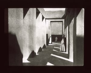 ギザ-ヘフレンのピラミッドの近くの花崗岩の寺院（ランタンスライド） 作： American Photographer
