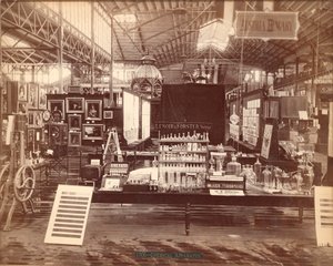 Lenoir＆Forsters Exhibit、Main Building、Centennial International Exhibition、Philadelphia、1876（albumen print）