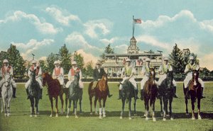 1925年頃、フロリダ州マイアミ：クラブハウスとポロ・フィールド（カラー写真） 作： アメリカの写真家