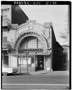 Mount Vernon Theatre, 918 Ninth Street Northwest, Washington, District of Columbia, DC, 30th November 1969 (b/w photo) 作： American Photographer