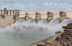 パナマ運河、ガトゥン放水路（カラー写真） 作： アメリカの写真家