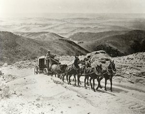 サンマルコス峠を越える駅馬車（カリフォルニア州 作： American Photographer