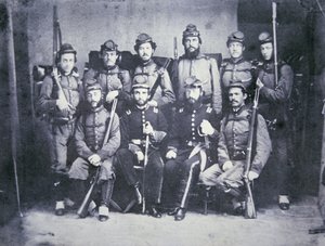 南部連合軍のチャールストン・ズアーブ・カデット(Charleston Zouave Cadets) 作： American Photographer