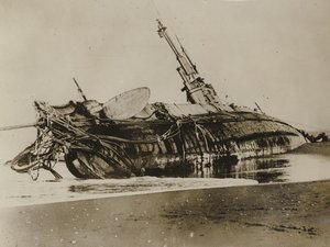 難破した米国のh3潜水艦、1917年 作： American Photographer