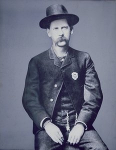 ワイアット・アープ（1848-1929） 6月 作： American Photographer