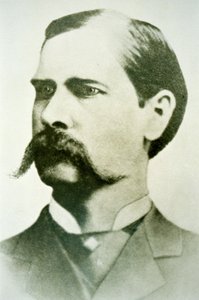 ワイアット・アープ（1848-1929）1886年頃（白黒写真 作： American Photographer