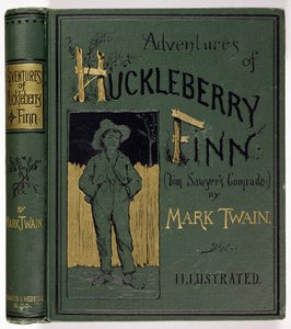 マークトウェインによるハックルベリーフィンの冒険の表紙（1835-1910）、最初のアメリカ版、チャールズL.ウェブスター発行、1885年（金の型押し布） 作： American School