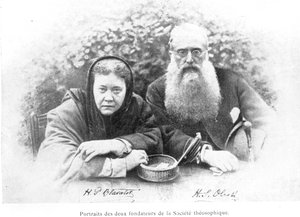 エレナペトロヴナブラヴァツキー（1831-91）と大佐ヘンリースティールオルコット（1832-1907）、1908年に出版されたオルコットのソシエテ神学史集から 作： American School