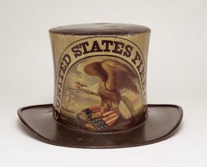 デイビッド・バスティル・バウザーが描いたファイヤーマンズパレードハット、c.1850（革） 作： American School