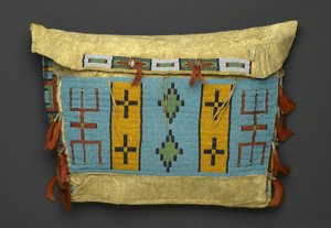 平野地方のティピバッグ、1860年〜1900年頃（毛、ビーズ、金属、馬の毛） 作： American School