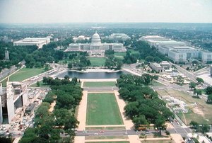 アメリカ合衆国議会議事堂とナショナルモールの眺め 作： American School