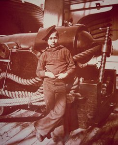 ヤング「パウダーモンキー」（モノクロ写真 作： American School